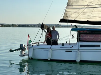 Vitorlázás a Balatonon és Adrián