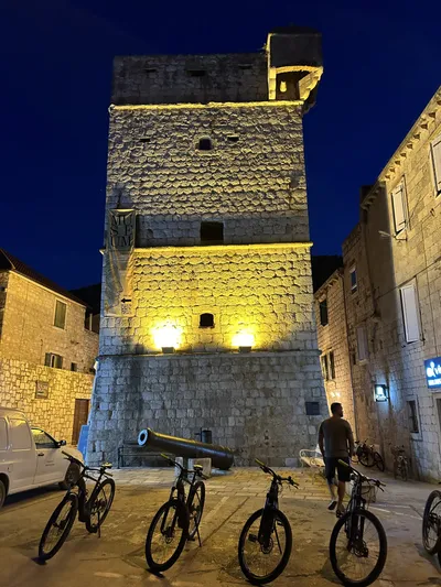 Vitorlázás a Balatonon és Adrián