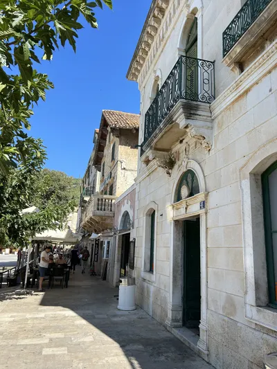 Vitorlázás a Balatonon és Adrián